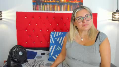 Snapshot of carolinacrus01 chatting on November 2025 05:02:01 PM Carolina online show from November 2025 05:02:01 PM