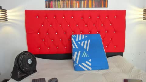 Snapshot of carolinacrus01 chatting on December 2025 04:36:01 PM Carolina online show from December 2025 04:36:01 PM