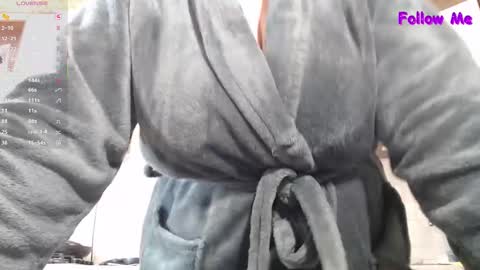 Snapshot of carolinadiamond chatting on February 2026 12:15:02 PM carolinadiamond online show from February 2026 12:15:02 PM