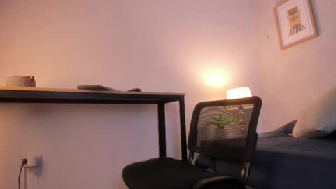  Caroline  online show from February 2026 11:30:01 AM