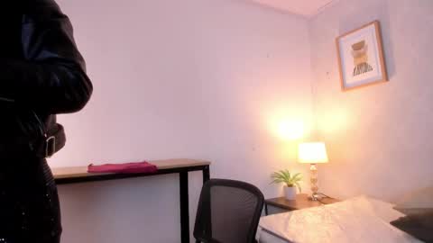  Caroline  online show from March 2026 11:37:01 AM