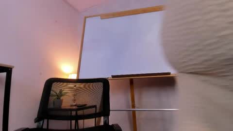 Snapshot of caroline_dh chatting on April 2026 10:29:01 AM Caroline online show from April 2026 10:29:01 AM