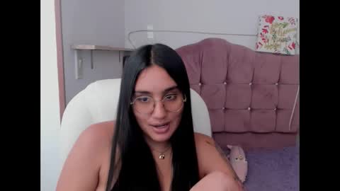 caroline_rodriguez_9 online show from December 2025 07:53:02 PM
