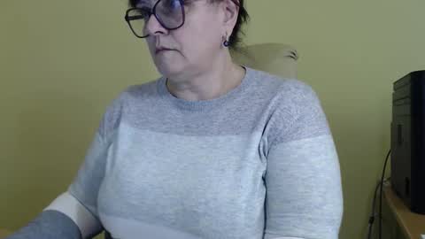 CarolineDream  online show from September 2025 12:18:01 PM