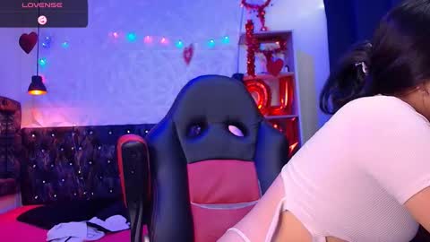 Snapshot of carolinescoth_dl chatting on February 2025 05:48:02 PM Caroline Scoth online show from February 2025 05:48:02 PM