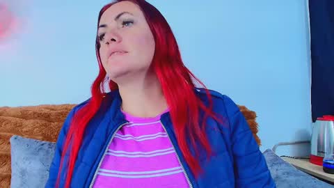 Carolinhe  online show from November 2025 06:48:02 PM