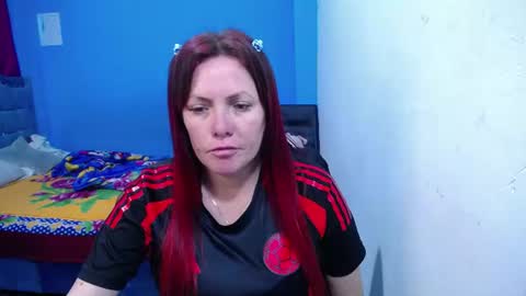 Snapshot of carolinhe_ chatting on July 2026 05:08:02 PM Carolinhe online show from July 2026 05:08:02 PM