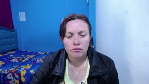 Snapshot of carolinhe_ chatting on July 2026 12:09:02 PM Carolinhe online show from July 2026 12:09:02 PM