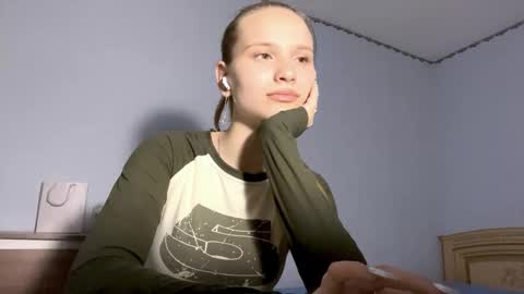 Snapshot of carollgalle chatting on February 2026 04:48:01 PM Carolina online show from February 2026 04:48:01 PM