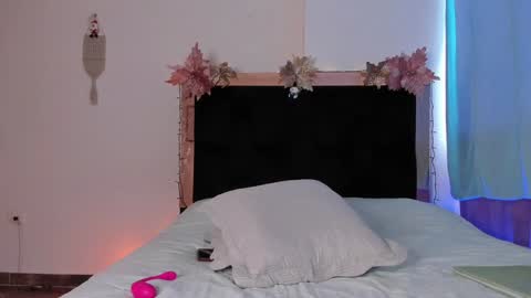 Snapshot of carorosse chatting on December 2024 07:43:02 PM Caro  online show from December 2024 07:43:02 PM