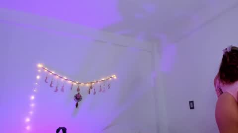 Snapshot of carriexwood chatting on January 2025 01:08:01 AM Nia  online show from January 2025 01:08:01 AM