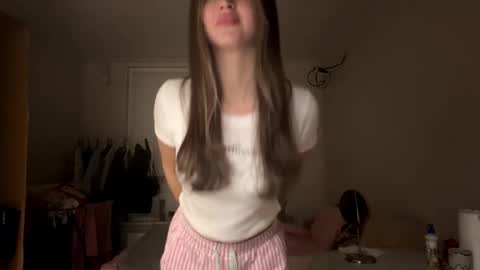 Kira online show from December 2025 02:58:02 PM