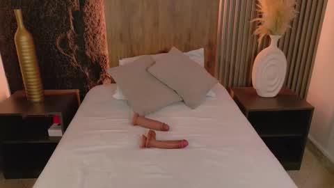 Casandra  online show from December 2025 07:19:02 PM