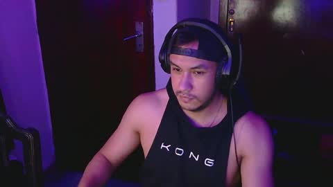 Snapshot of casas_oom chatting on December 2024 01:03:01 PM online show from December 2024 01:03:01 PM