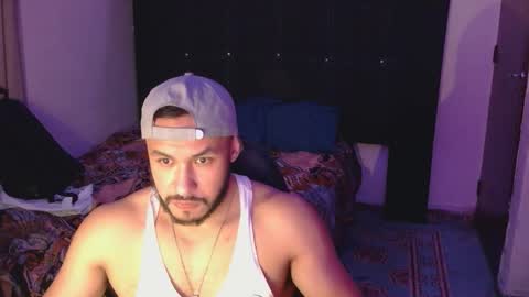 Snapshot of casas_oom chatting on November 2025 04:25:01 AM online show from November 2025 04:25:01 AM