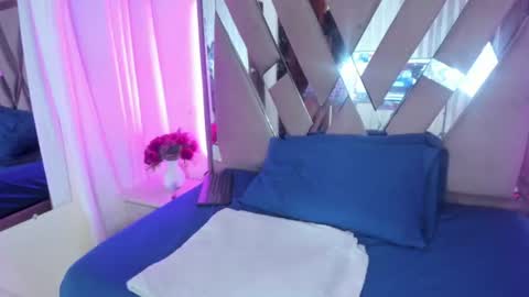Snapshot of casey_lorens chatting on July 2026 08:27:02 AM casey online show from July 2026 08:27:02 AM