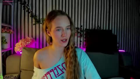 Snapshot of casey_sweeet chatting on February 2026 09:05:01 AM Casey sweeet online show from February 2026 09:05:01 AM