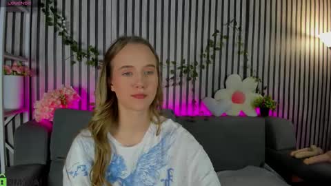 Snapshot of casey_sweeet chatting on March 2026 12:00:01 PM Casey sweeet online show from March 2026 12:00:01 PM