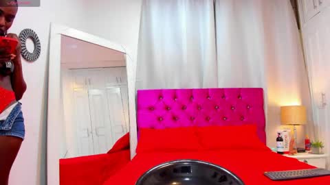 Snapshot of cassandra_hunt chatting on May 2026 03:52:02 PM Cassandra Hunt online show from May 2026 03:52:02 PM