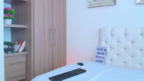 Snapshot of cassian_gold chatting on May 2026 05:40:02 PM CASSIAN GOLD online show from May 2026 05:40:02 PM