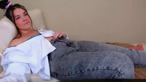 Anna online show from October 2025 02:23:02 AM