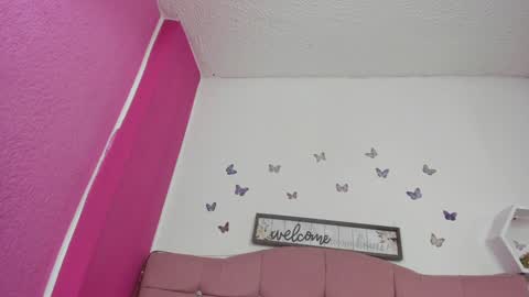 Snapshot of cassie_jones1 chatting on December 2024 06:33:01 AM Cassie Jones online show from December 2024 06:33:01 AM