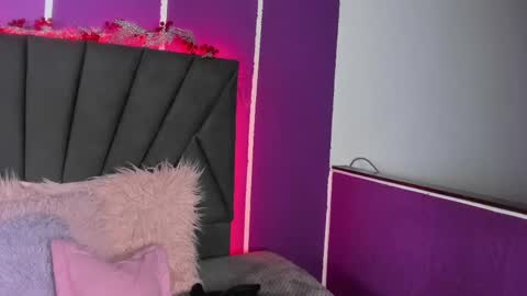 Snapshot of cassie_jones1 chatting on February 2025 09:24:01 AM Cassie Jones online show from February 2025 09:24:01 AM