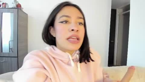 Snapshot of cassie_jones1 chatting on July 2026 01:28:01 PM Cassie Jones online show from July 2026 01:28:01 PM
