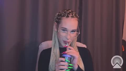 Snapshot of cassiemich chatting on December 2024 03:54:02 PM Cassie online show from December 2024 03:54:02 PM