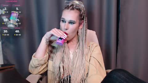 Snapshot of cassiemich chatting on December 2024 03:43:02 PM Cassie online show from December 2024 03:43:02 PM