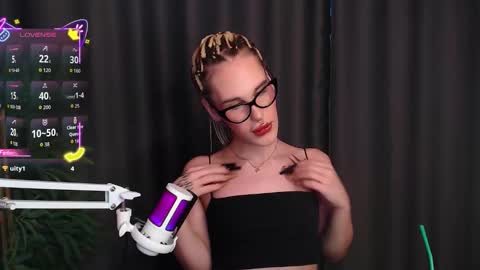 Snapshot of cassiemich chatting on December 2025 11:27:02 AM Cassie online show from December 2025 11:27:02 AM