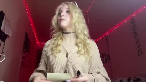 Cassie online show from April 2026 05:28:01 PM