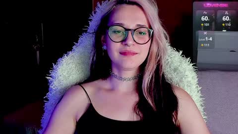 Snapshot of cassy_moore chatting on January 2025 09:44:02 PM Ellie online show from January 2025 09:44:02 PM