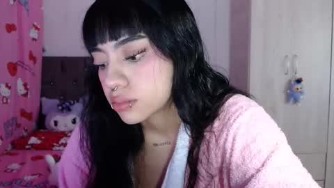 Snapshot of cat_mila_ chatting on June 2026 06:45:02 AM Mila online show from June 2026 06:45:02 AM