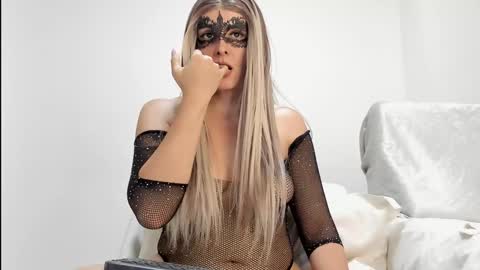 Snapshot of catadoll_1 chatting on January 2025 08:40:01 PM Catalina online show from January 2025 08:40:01 PM