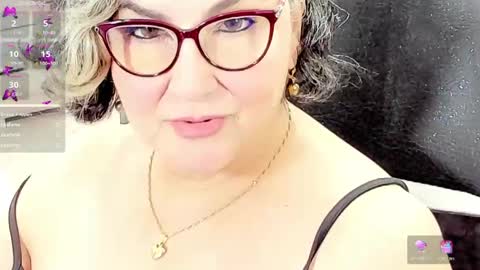 Snapshot of cataleya_mom_ chatting on April 2026 01:48:01 AM cataleya online show from April 2026 01:48:01 AM