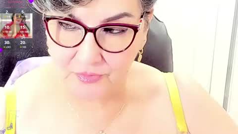 Snapshot of cataleya_mom_ chatting on July 2026 01:54:01 PM cataleya online show from July 2026 01:54:01 PM