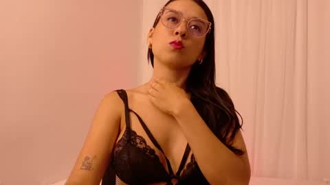 Snapshot of cataleya_rosse1996 chatting on May 2026 09:01:02 PM Cataleya online show from May 2026 09:01:02 PM