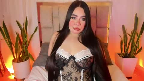 Snapshot of catalinareyezx chatting on May 2026 07:28:02 AM Cata online show from May 2026 07:28:02 AM