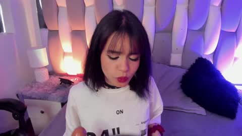 Snapshot of catarsiss_moon chatting on December 2024 12:38:02 PM Cat online show from December 2024 12:38:02 PM