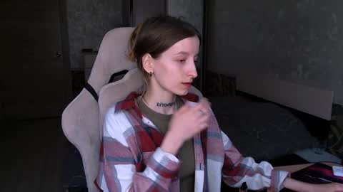 Snapshot of cath_dysphoria_ chatting on May 2026 10:36:01 AM CATH online show from May 2026 10:36:01 AM