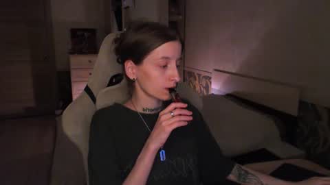Snapshot of cath_dysphoria_ chatting on June 2026 07:05:01 PM CATH online show from June 2026 07:05:01 PM
