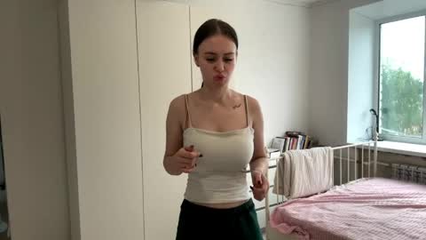 Snapshot of catharinelaumea chatting on May 2026 03:17:02 PM Lolly online show from May 2026 03:17:02 PM