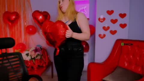 Snapshot of catherine_kitty chatting on February 2025 04:59:02 PM Catherine online show from February 2025 04:59:02 PM