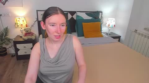 Catrin online show from February 2025 08:49:01 AM