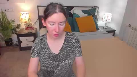 Catrin online show from September 2025 05:08:01 AM