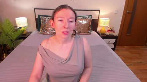 Snapshot of catherinewalls chatting on May 2026 04:17:01 AM Catrin online show from May 2026 04:17:01 AM