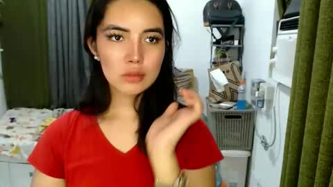 Snapshot of cathy_lyn chatting on April 2026 12:43:01 PM cathy_lyn online show from April 2026 12:43:01 PM