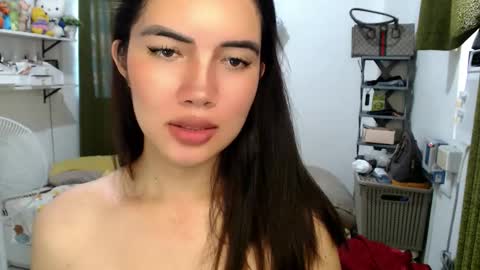 Snapshot of cathy_lyn chatting on May 2026 12:39:02 AM cathy_lyn online show from May 2026 12:39:02 AM