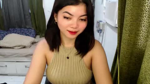 Snapshot of cathy_lyn chatting on May 2026 11:25:02 PM cathy_lyn online show from May 2026 11:25:02 PM